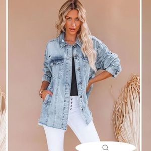 VICI- LAYNE POCKETED DISTRESSED DENIM SHACKET-Medium